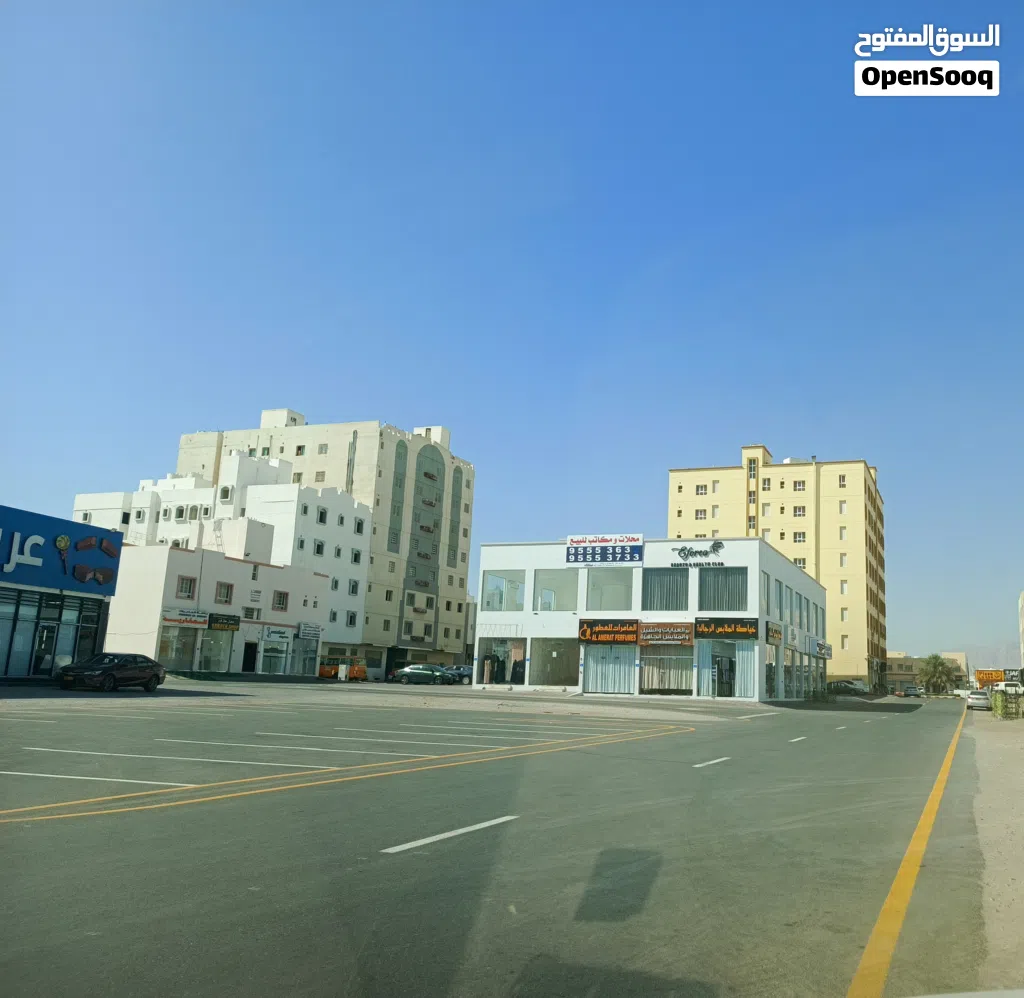 معرض للبيع في العامرات السادسة