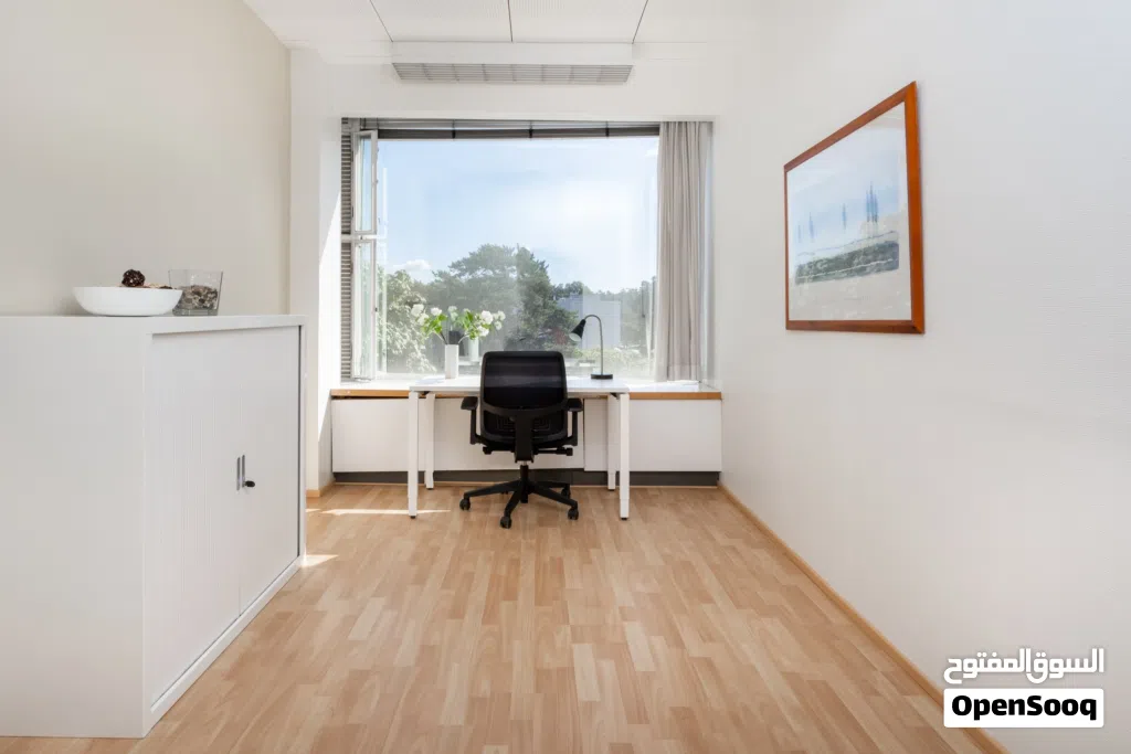 Private office space for 2 persons in MUSCAT, Shatti Al Qurum