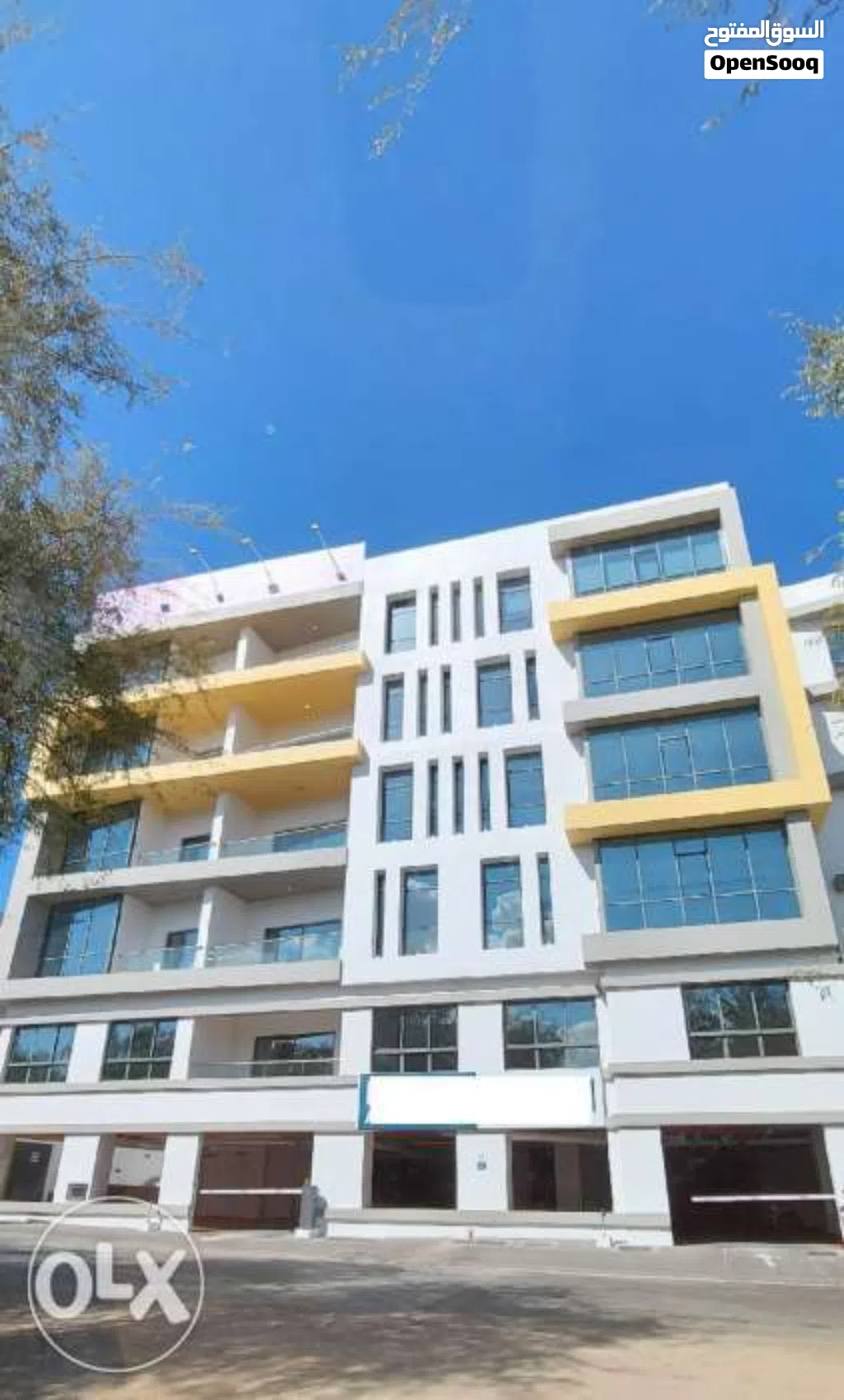 Luxourius, Fully Furnished Apartment in a Great Location Opposite to Al Qurum Park: