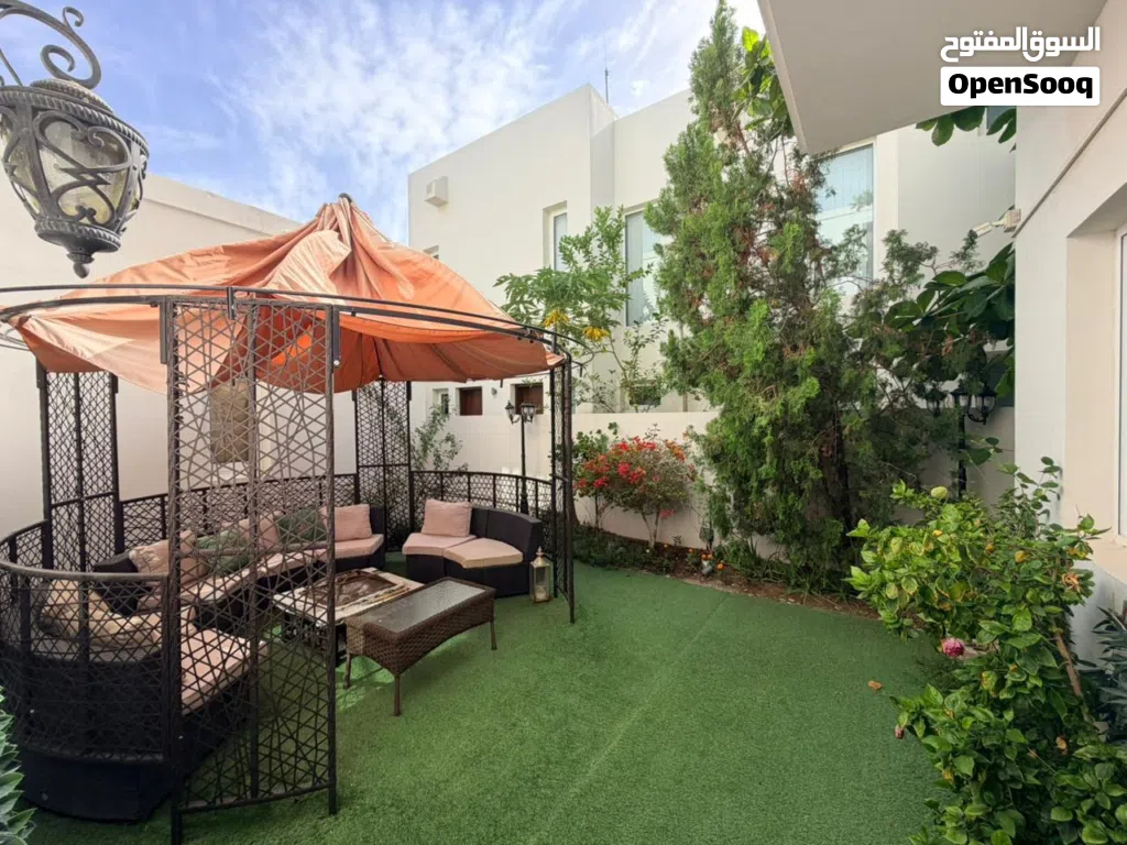 Stylish Villa with Spacious Living in Prime Area