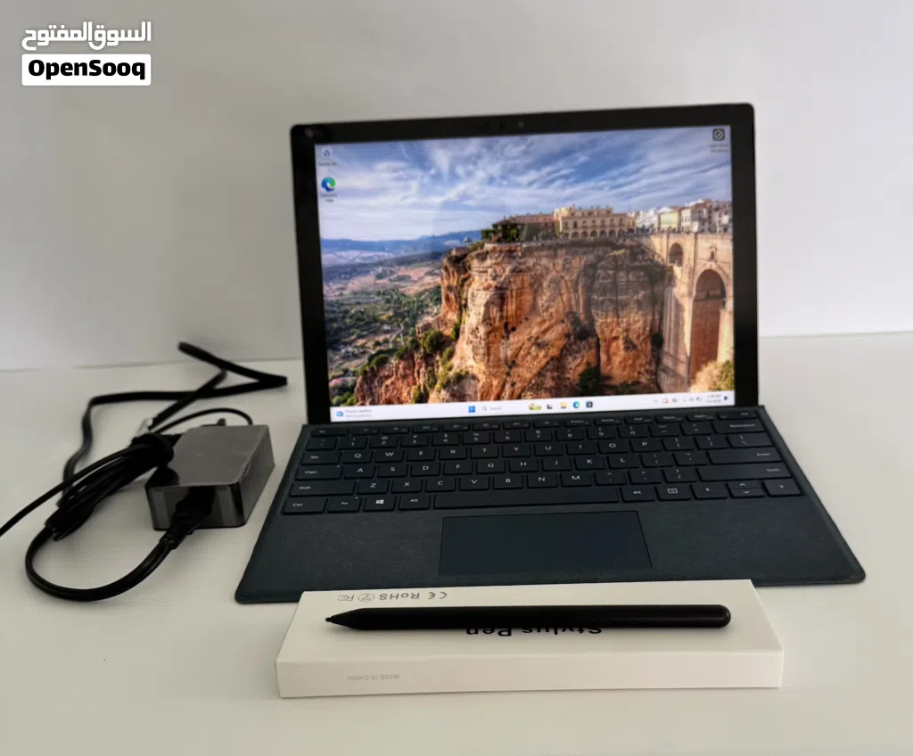 Surface pro 7 13" i5, 8gb ram, 256gb ssd + Pen M2