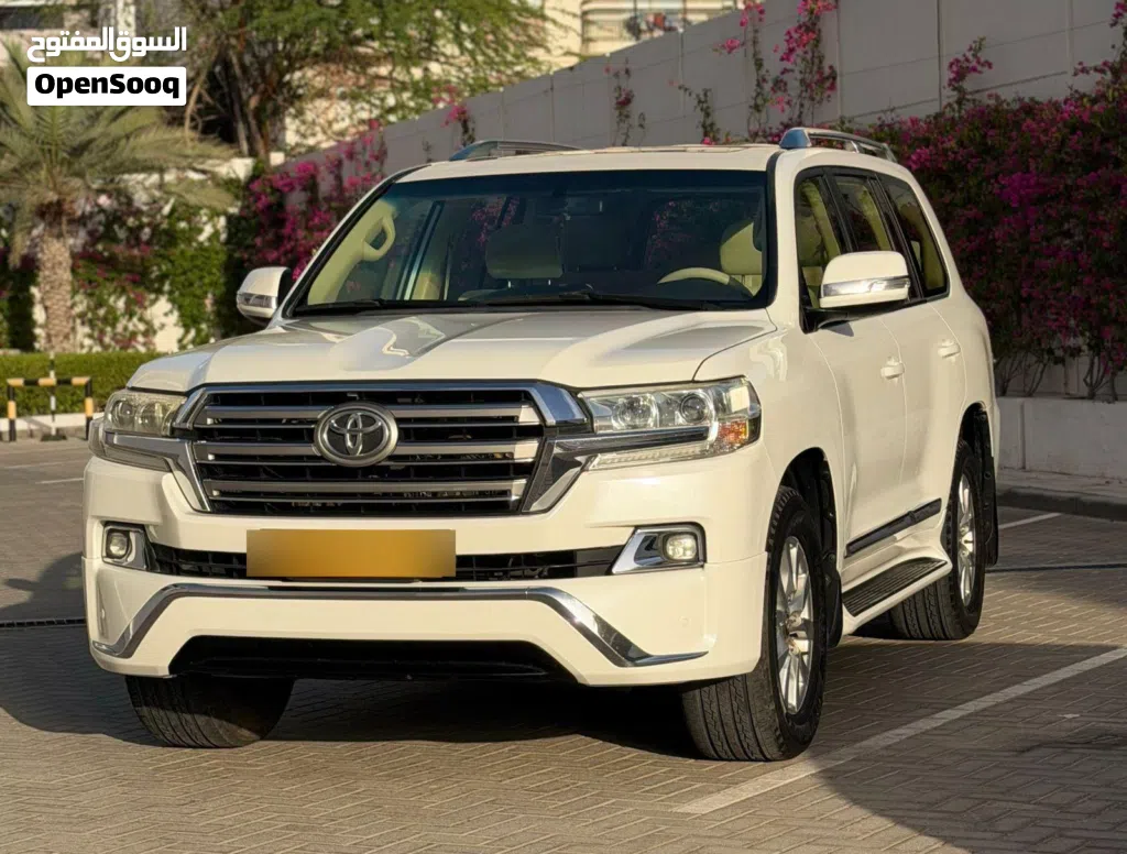 2016 Toyota Land Cruiser GXR