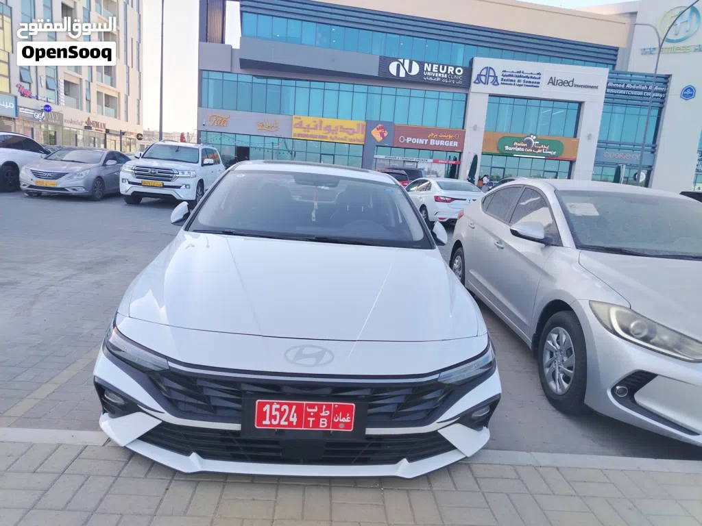 2025 Hyundai Elantra Standard