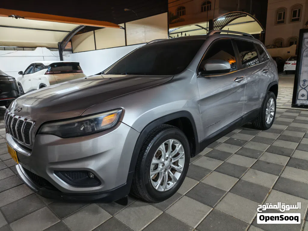 2019 Jeep Cherokee Standard