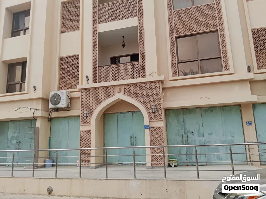 فرصه استثماريه محل للبيع في موقع مميز في الموالح بمساحة بناء 50م