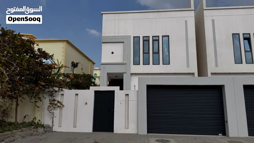 471 m2 More than 6 bedrooms Villa for Sale in Muscat Al Mawaleh